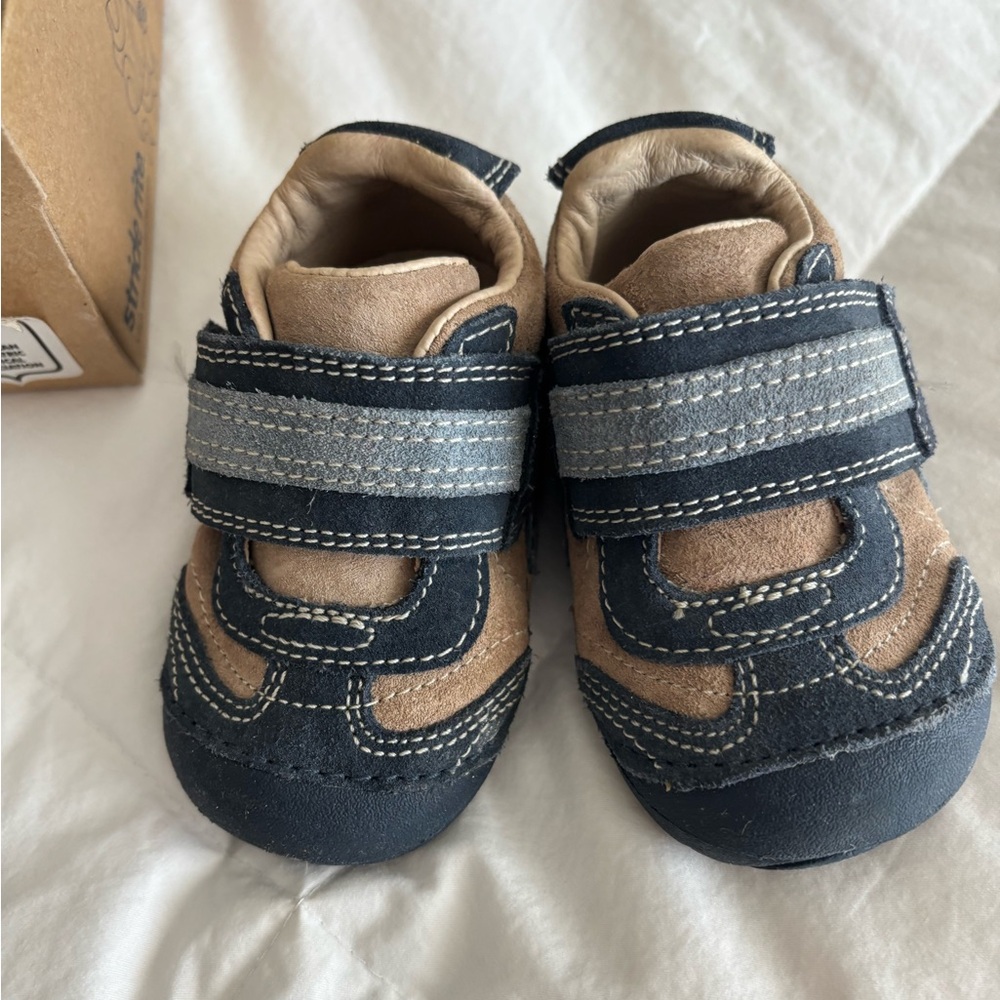Stride Rite Boys Size 4W shoes